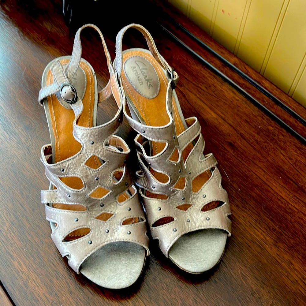 Clarks Artisan 8.5M Wedge Sandals, Metallic